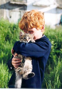 мальчик с котом
