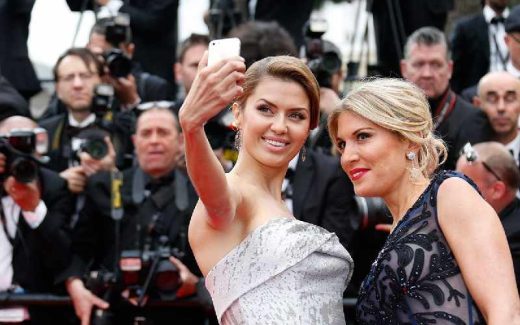 селфи на красной дорожке Каннского фестиваля