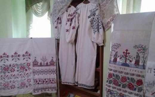 самобытные украинские рушники и сорочки