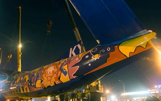 самолет в Киеве как арт-объект