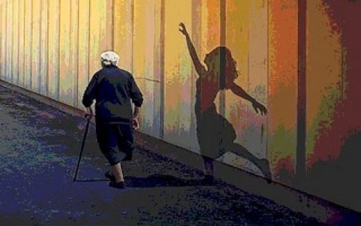 бабушка - отражение, тень - девушка