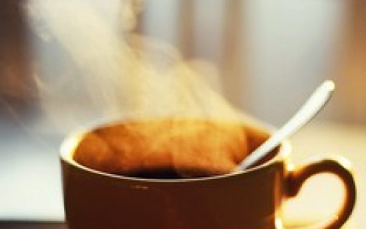 парующая чашка кофе