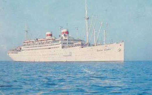 корабль в море