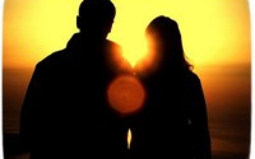 в лучах заходящего солнца