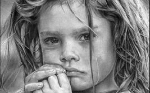 задумчивая девочка