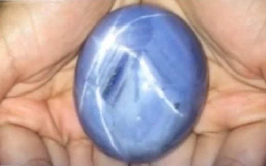 самый большой сапфир в мире