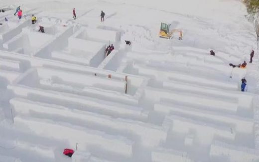 лабиринт из льда и снега в Закопане