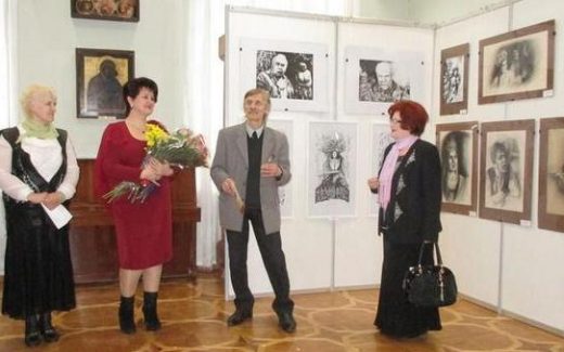 Лариса Аполонова