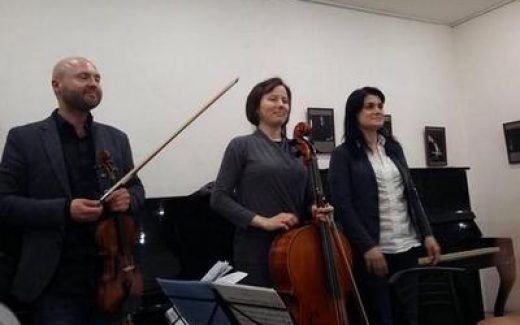 Ека Шаманаури (фортепиано), Кирилл Шарапов (скрипка) и Анна Щербина (виолончель)