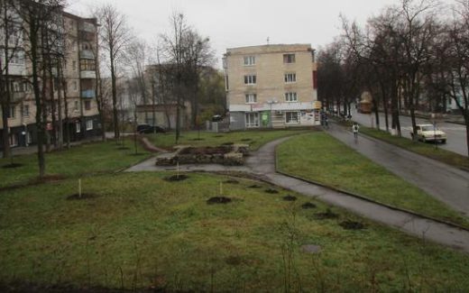 сквер польско-украинской дружбы. Сумы ул Петропавловская,96