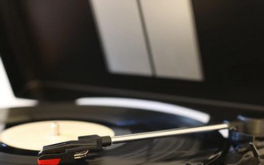 проигрыватель для виниловых пластинок