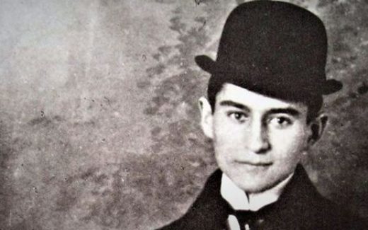 Мужчина в котелке