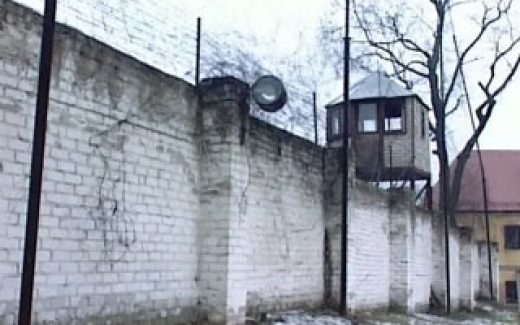 Кирпичная стена. проволока, общество, Украина