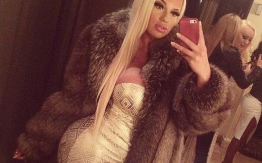 девушка в шубе