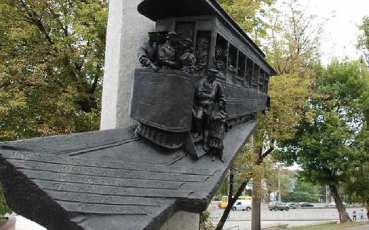 памятник первому трамваю в Киеве