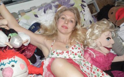 Эйприл Брукер (April Brucker) со своими куклами