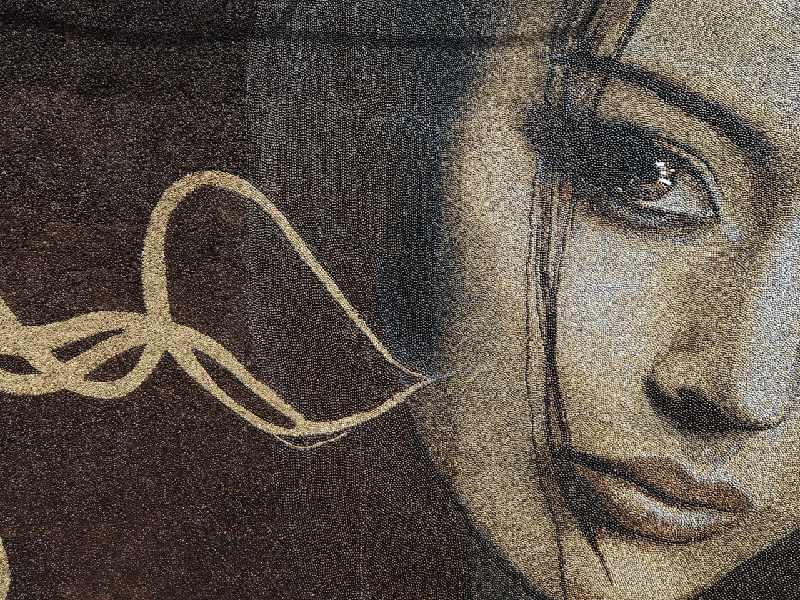 девушка с ароматом кофе