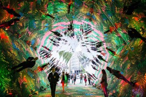интерактивный калейдоскоп расположился на небольшом участке от станции метро Waterloo до района Southbank