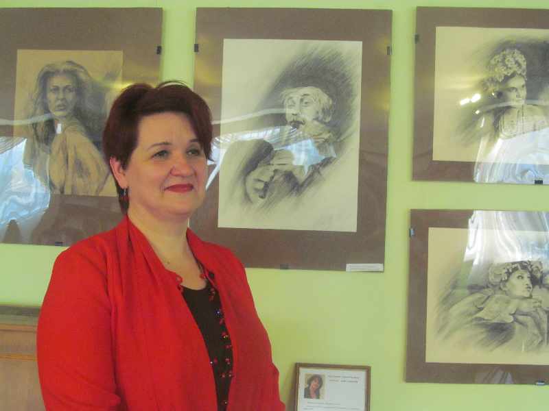 Лариса Аполонова на персональной выставке «Актеры. Роли. Образы »