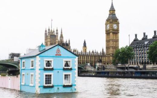 "Плавучий дом" на Темзе