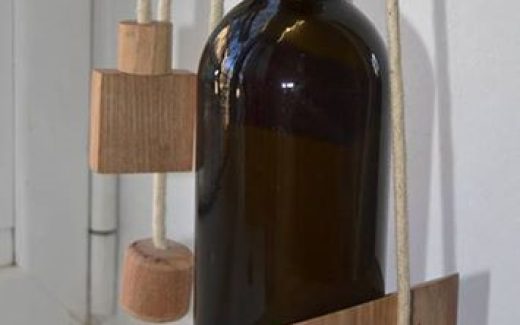 головоломка для взрослых на бутылке вина