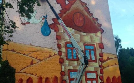 Граффити с аистами в Киеве