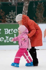 каток приносит радость взрослым и детям