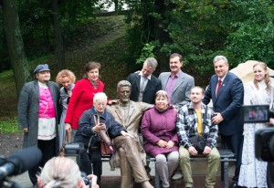 kontaktnaia-skulptura-chehov3