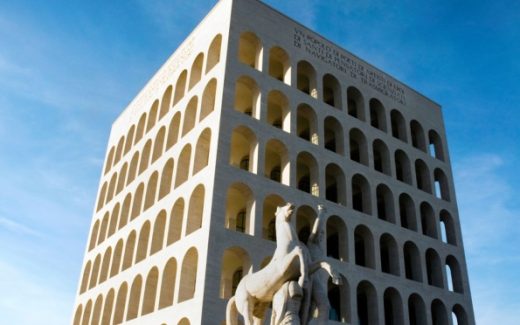 "квадратный Колизей" в Риме