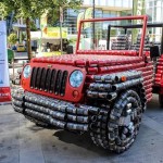 Инсталляция Jeep, собранная из 4500 консервных банок