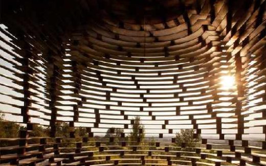 структурв строения прозрачной церкви в Бельгии