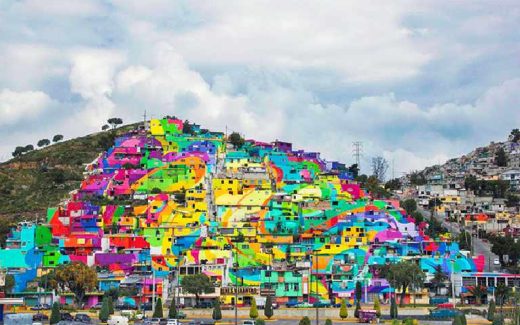 огромный стрит-арт в городе Пальмитас (Мексика)