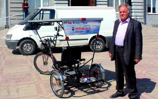 солнцемобиль (велосипед на солнечных батареях)