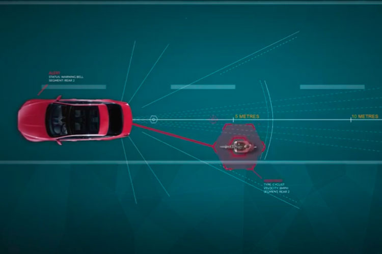 Компания Jaguar Land Rover представила новую систему Bike Sense, которая предупреждает водителей о приближающихся велосипедах и мотоциклах.