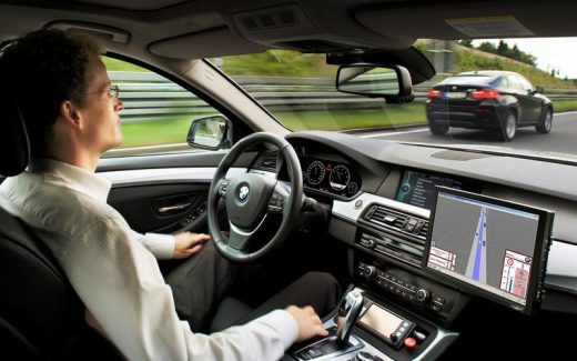 за рулем в автомобиле