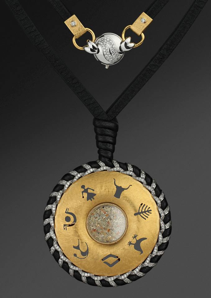 Колье из коллекции "Берег" украинских мастеров BeauVarie ― золото 18 ct, бриллианты - 4.47 ct, лейкосапфир, калиброваный песок, кожа. Вес -58.36 г Наш стенд на Арт Монако-201