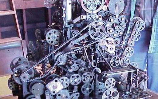 Вечный двигатель: шестеренки, прижины, маятник